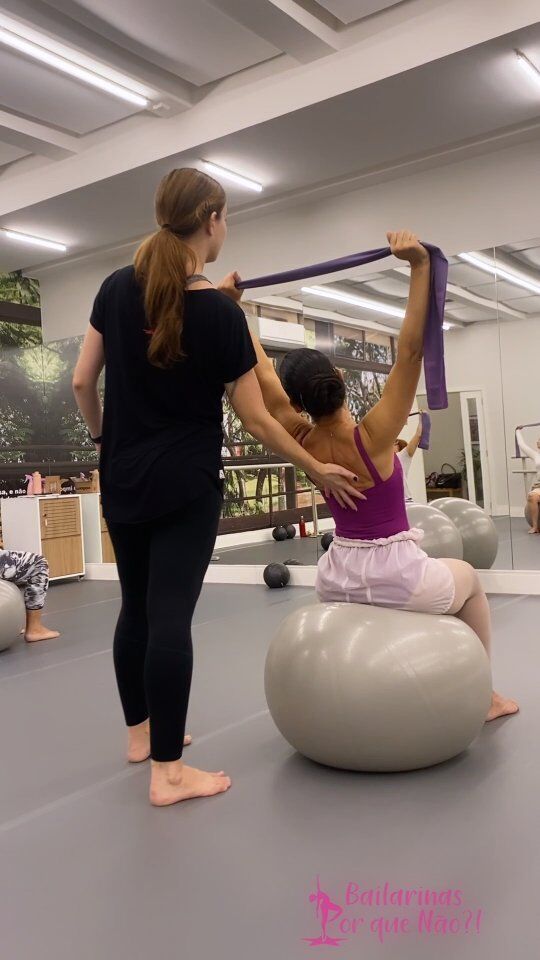 Você já ouviu falar em PBT?
Conheça o Progressing  Ballet Technique, o programa revolucionário de treinamento para bailarin@s, que promete mudar a sua memória muscular com exercícios conscientes de fortalecimento e condicionamento.
Aulas às terças e quintas, das 10h às 11h, com a professora certificada Clara Salvucci.
Informações: 61 98299 3302 e 98213 3402
Estamos na 503 Sul, acesso pela W2.
Conheça a Escola feita sob medida para o público adulto, que tem o charme e a exclusividade que você merece.

Vídeo: @leonardomiotti

#bailarinasporquenao
#bpn
#balletadulto
#pbt