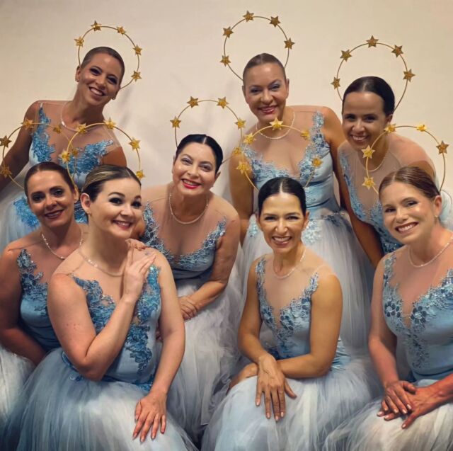 Grupo Bailarinas Por que Não?! em homenagem à Nossa Senhora de Fátima.

Apresentação: Igreja Nossa Senhora de Fátima - 906 Sul
Coreografia "Ave Maria", de @verena.santiago, para o Grupo BPN
Foto: @bengtson.kristian

#bailarinasporquenao 
#bpn 
#balletadulto
#nossasenhoradefatima